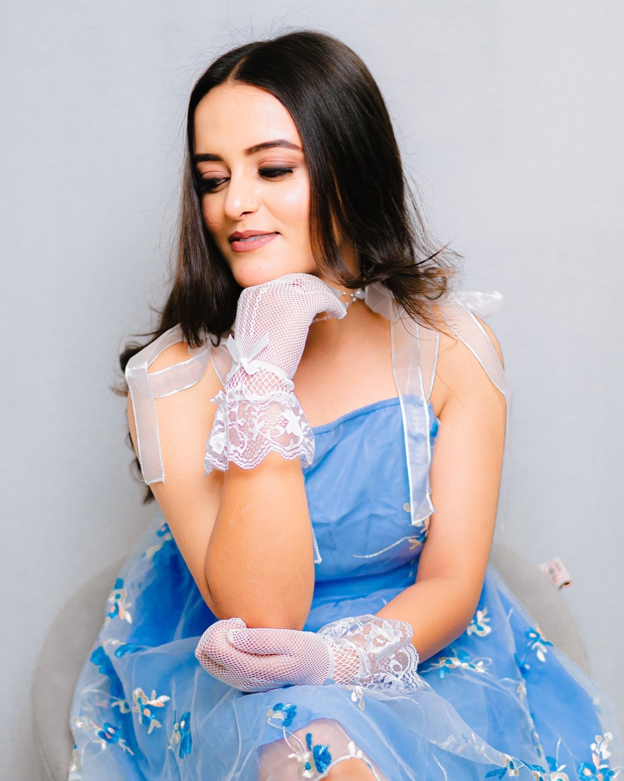 Soft glam makeup by BeauteFest, photographed in a LifeShots collaboration